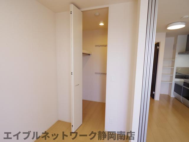 収納　たっぷりとした収納スペースです