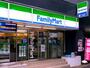 コンビニ　ファミリーマート 新宿新小川町店（コンビニ）まで359m