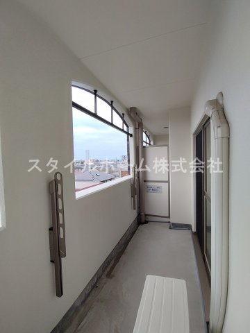 バルコニー　外からの目が気にならないバルコニーで洗濯物が干せます