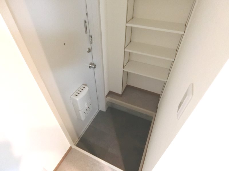 玄関　シューズボックスも付いています