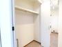 収納　便利な収納棚付き