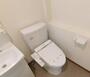 トイレ　独立洗面台横にございます