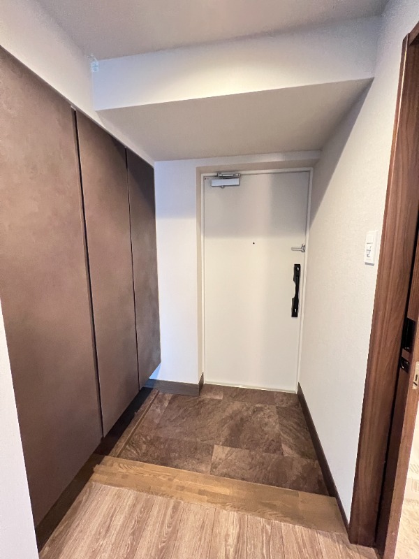 玄関　※別部屋参考写真