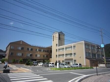 病院　矢掛町国民健康保険病院（病院）まで363m