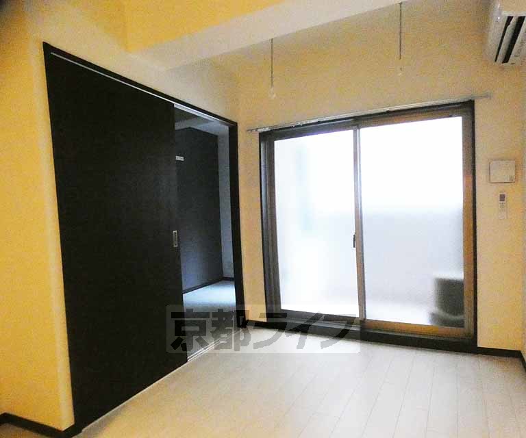 居室・リビング　清潔感のあるお部屋です