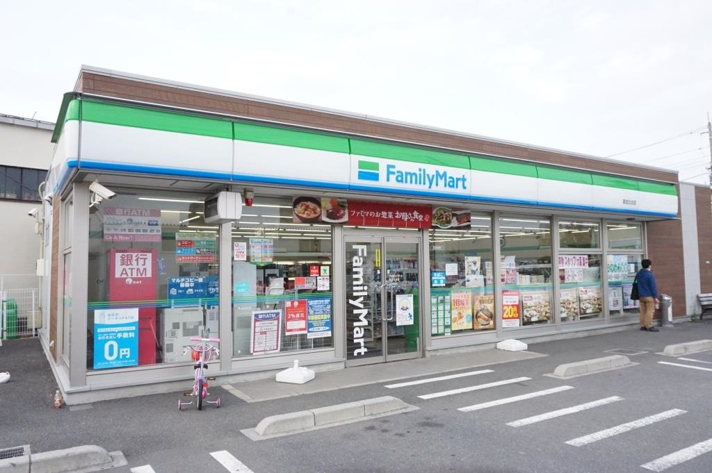 コンビニ　ファミリーマート 草加北谷店（コンビニ）まで735m