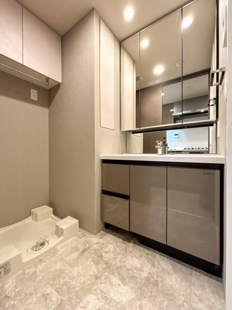 洗面設備　※写真は同タイプ住戸です。