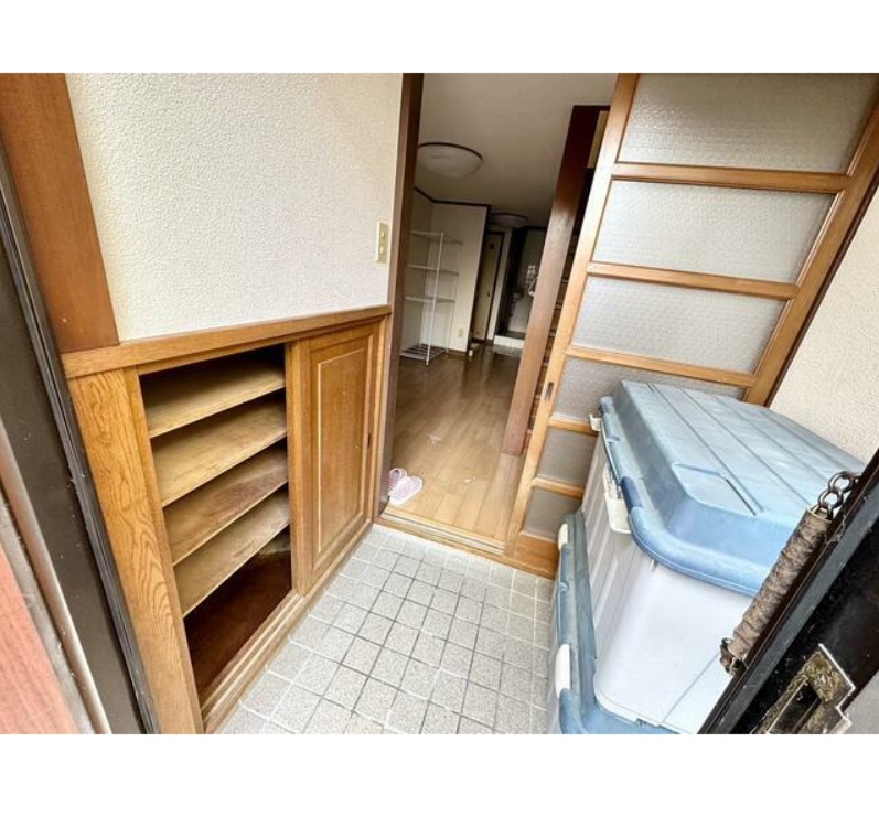 灘区上野通賃貸戸建の玄関写真
