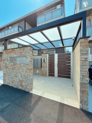 エントランス　雨に濡れないエントランス