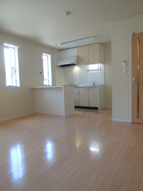 居室・リビング　★明るいフローリングの角部屋です★