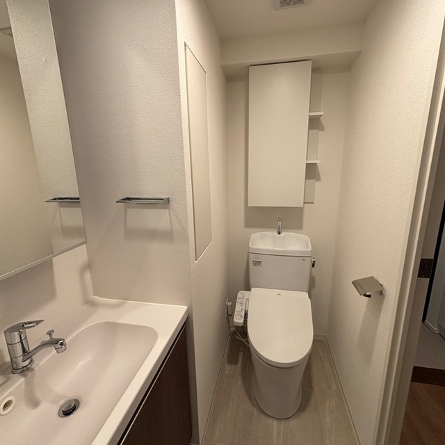 トイレ　※写真は同タイプ住戸です。