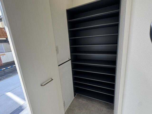 収納　シューズボックスでございます。