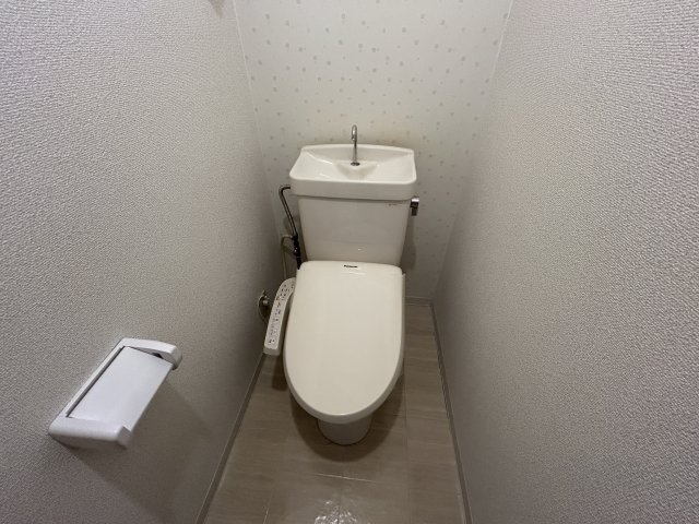 トイレ　※同物件別号室の写真になります