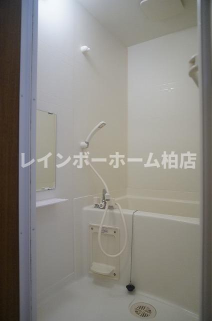 バス・シャワールーム　ゆったり過ごせるお風呂です