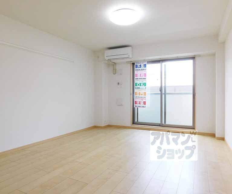 居室・リビング　広々としたお部屋です