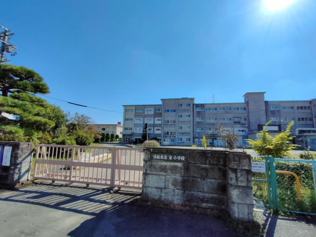 小学校　浜松市立泉小学校（小学校）まで2187m