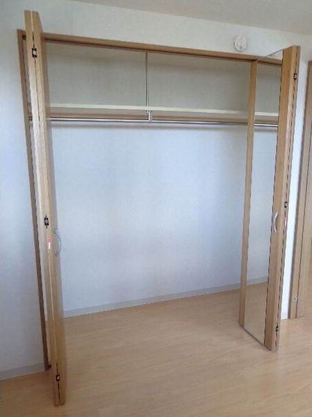 収納　衣類の収納に便利なクローゼットが付いています！