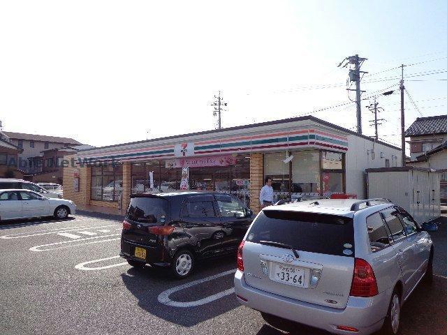 コンビニ　セブンイレブン春日井八光町4丁目店（コンビニ）まで306m