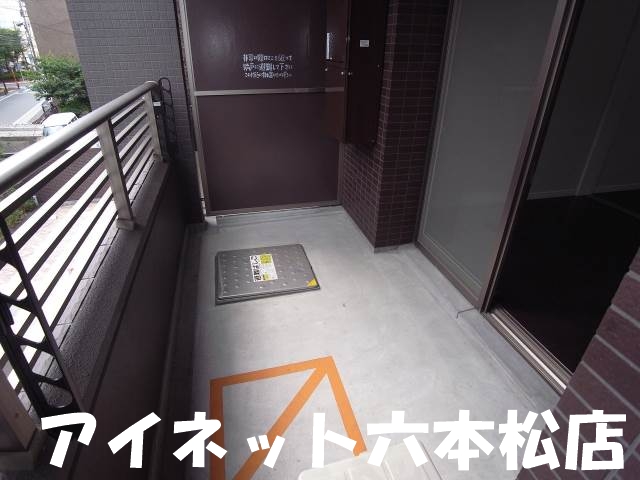 バルコニー　洗濯物はこちらへどうぞ。