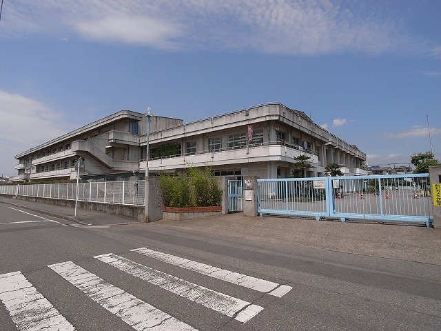 小学校　桐生市立神明小学校（小学校）まで800m