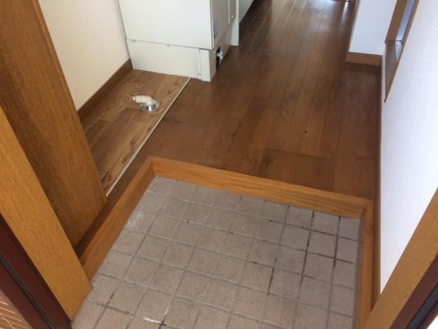 ＪＲ呉線 新広駅 徒歩21分 3階建 築28年の玄関写真