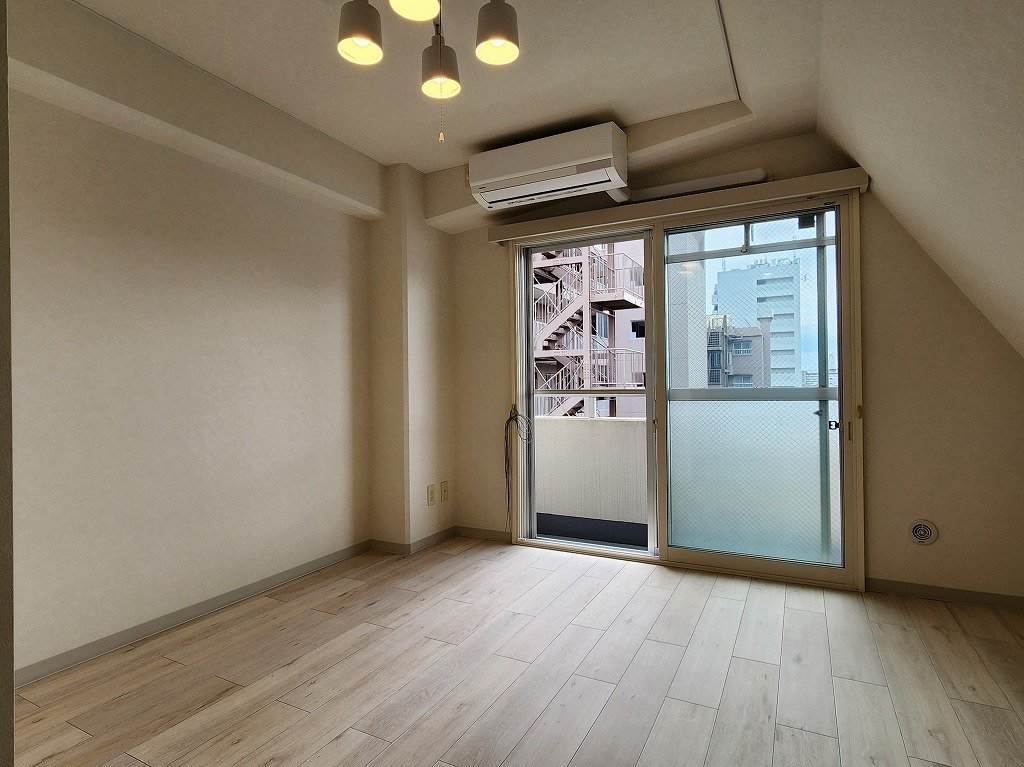 居室・リビング　最上階角部屋日当り良好　喫煙者契約不可