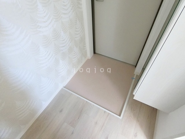 玄関　ゆったりとした玄関です。