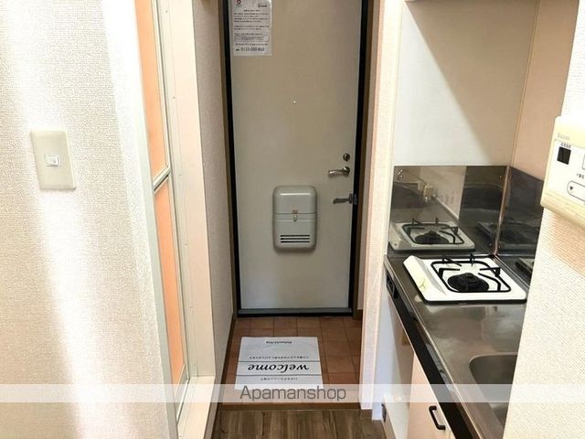 フローラ Aの玄関写真