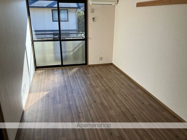フローラ Aの居間写真