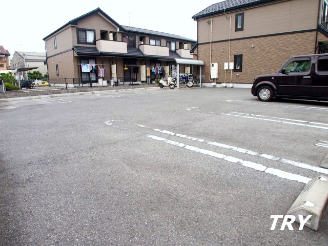 駐車場　駐車場