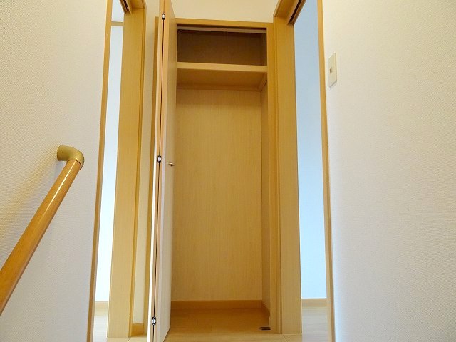 収納　階段上部　収納