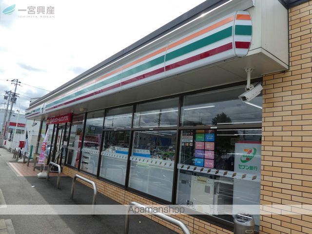 コンビニ　セブンイレブン（コンビニ）まで106m