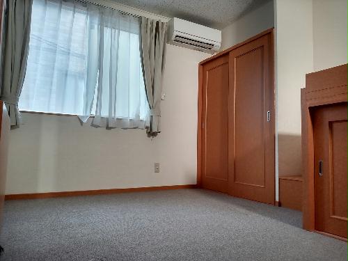 居室・リビング　備品や設備仕様は号室等により異なります。現地をご確認下さい。