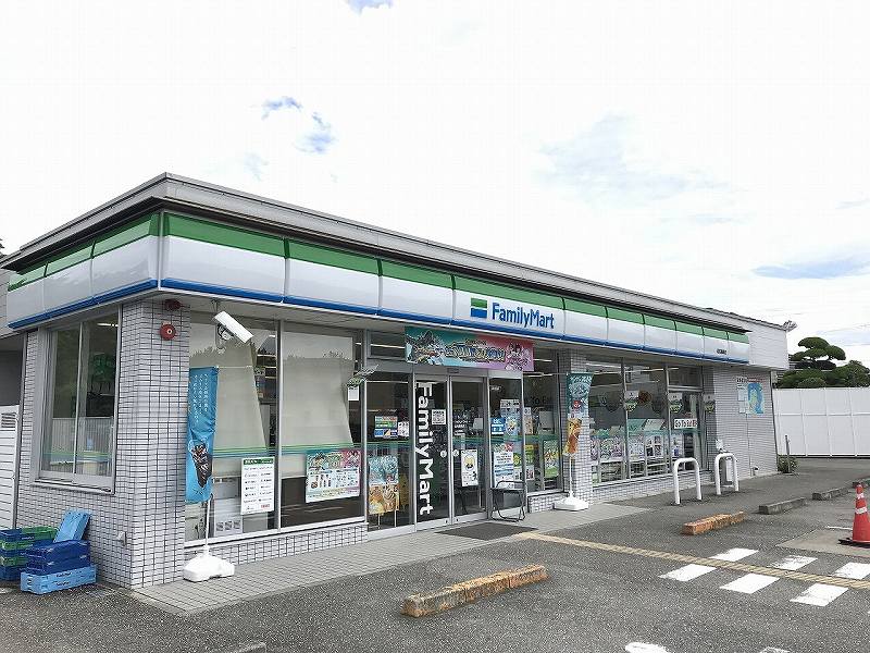 コンビニ　ファミリーマート 高知種崎店（コンビニ）まで142m