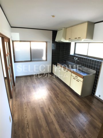 居室・リビング　こちらの居間で趣味の時間をお楽しみください