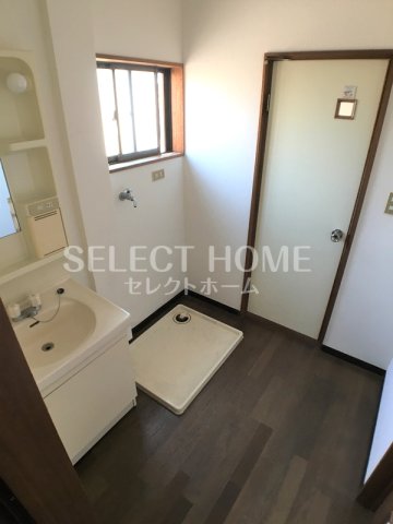 洗面設備　独立洗面化粧台付き