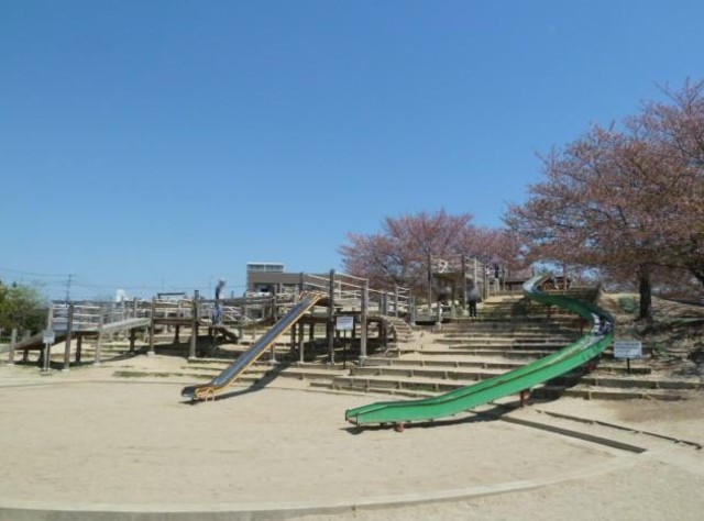 【茨木市玉水町のアパートの公園】