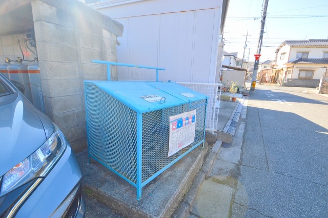 コンビニ　セブンイレブン中野東店（コンビニ）まで266m