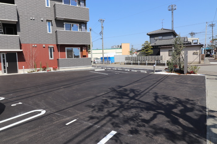 駐車場　2台目もお気軽にお問合せください♪
