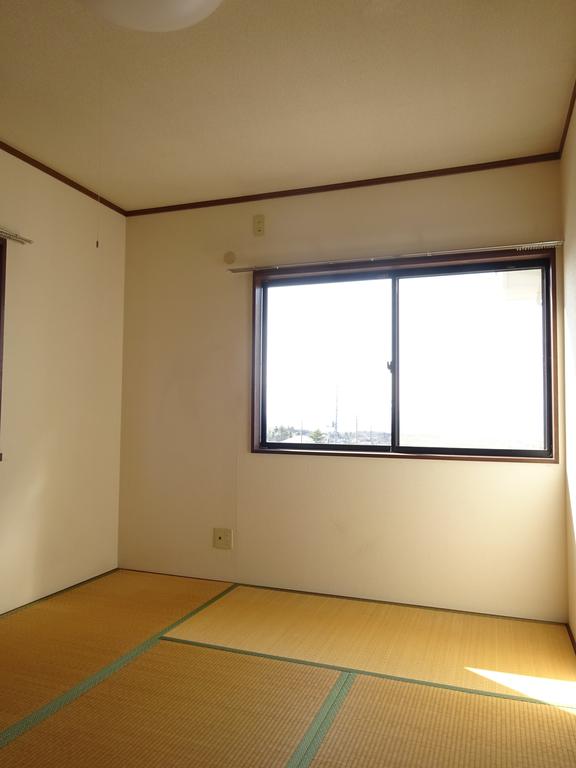 その他部屋・スペース　フローリング変更中