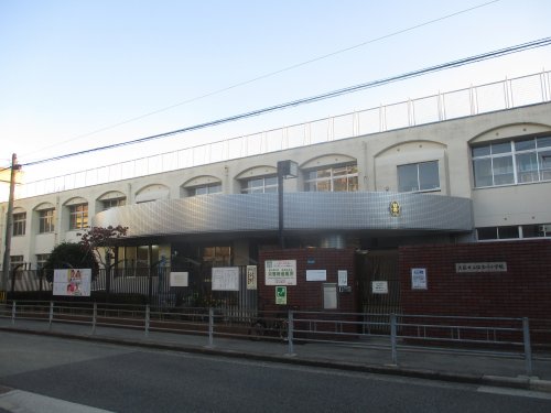 小学校　大阪市立住吉川小学校（小学校）まで662m