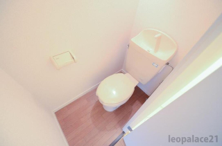 【松山市保免中のアパートのトイレ】