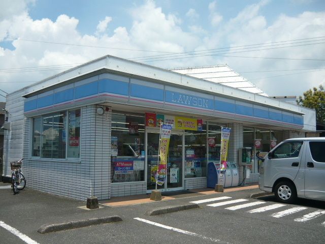 コンビニ　ローソン鹿屋札元二丁目店（コンビニ）まで400m