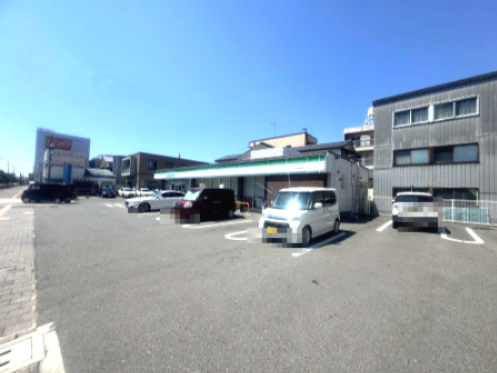 コンビニ　ファミリーマート 佐古四番町店（コンビニ）まで819m