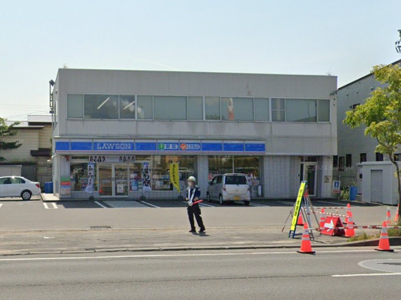コンビニ　ローソン 苫小牧栄町三丁目店（コンビニ）まで370m