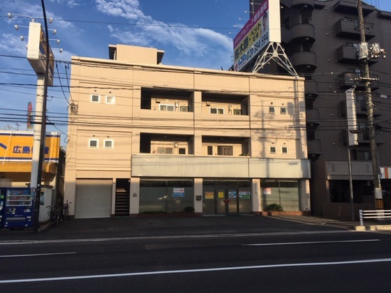 広島市西区南観音のマンションの建物外観