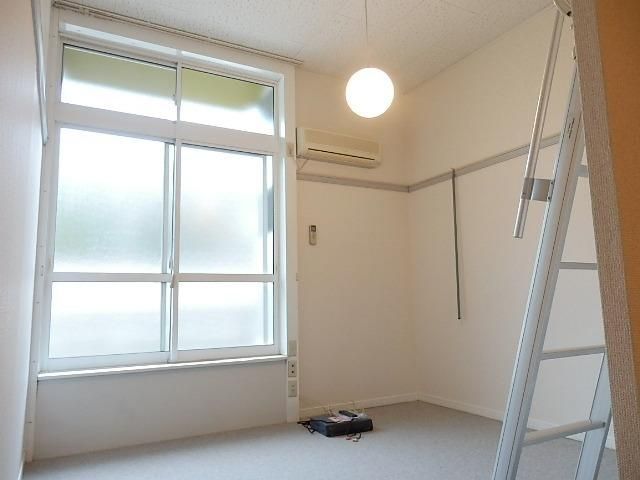 居室・リビング　ロフト付の洋室