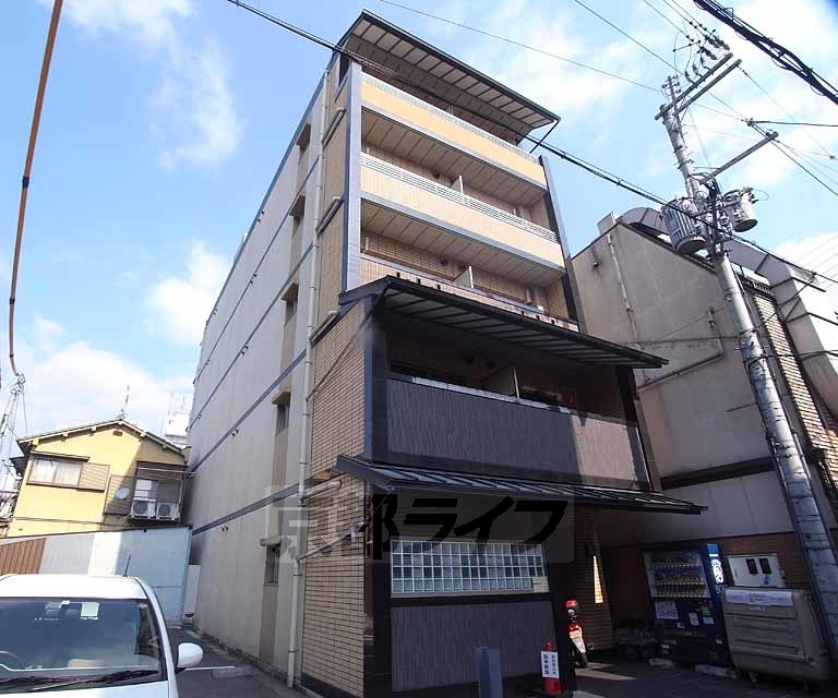 京都市東山区北木之元町のマンションの建物外観