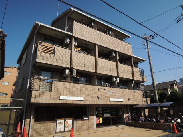 芥川ロイヤルマンションの建物外観