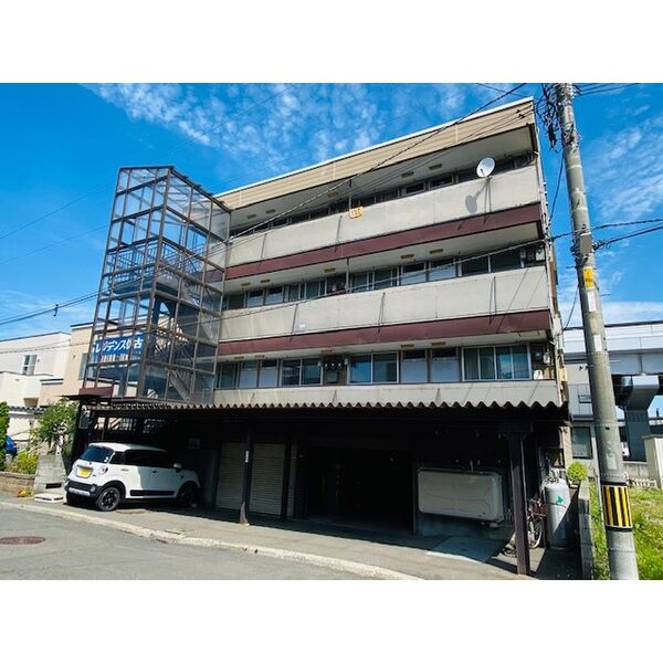 札幌市東区伏古十条のマンションの建物外観